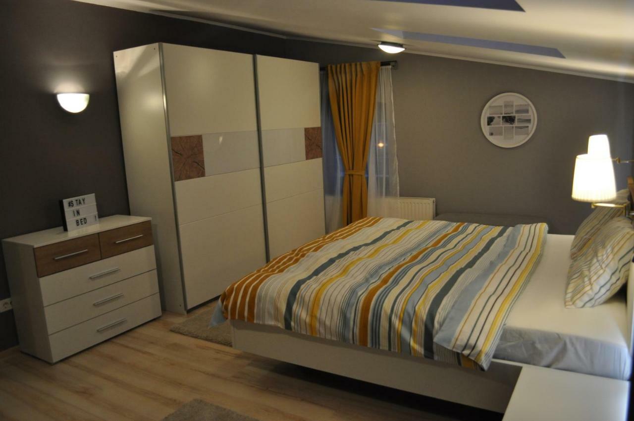 Sleep & Fly Apartment Отопени Екстериор снимка