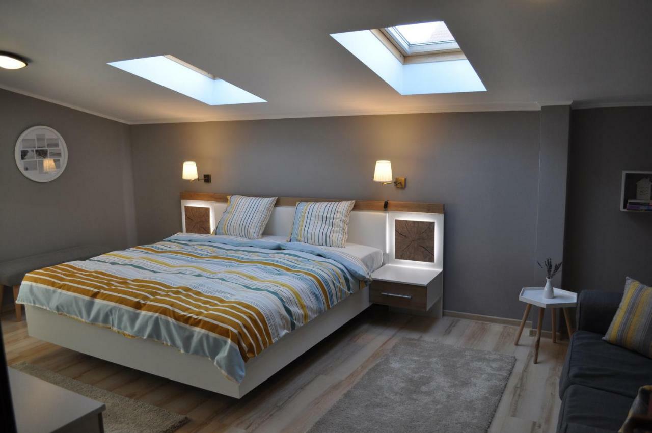 Sleep & Fly Apartment Отопени Екстериор снимка