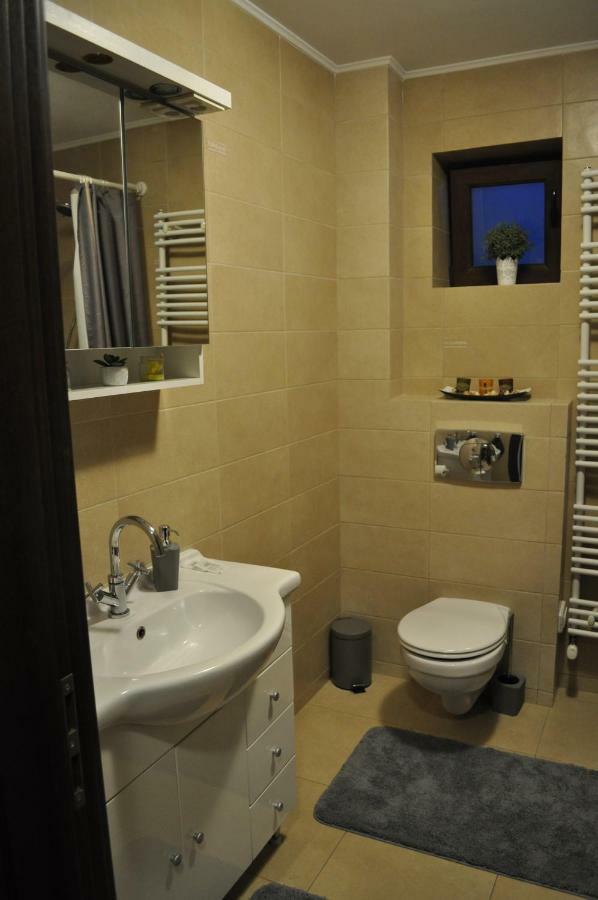 Sleep & Fly Apartment Отопени Екстериор снимка